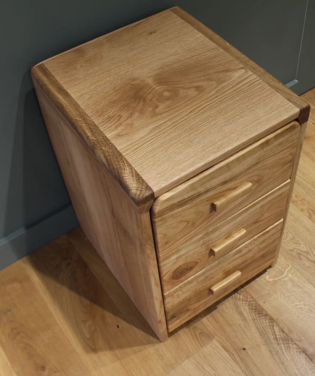 Andvari — top drawer, rounded edges of the cherry front