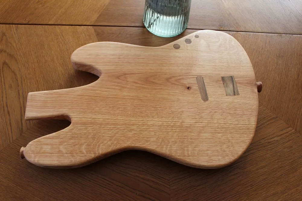 Jazz Bass — hole detail